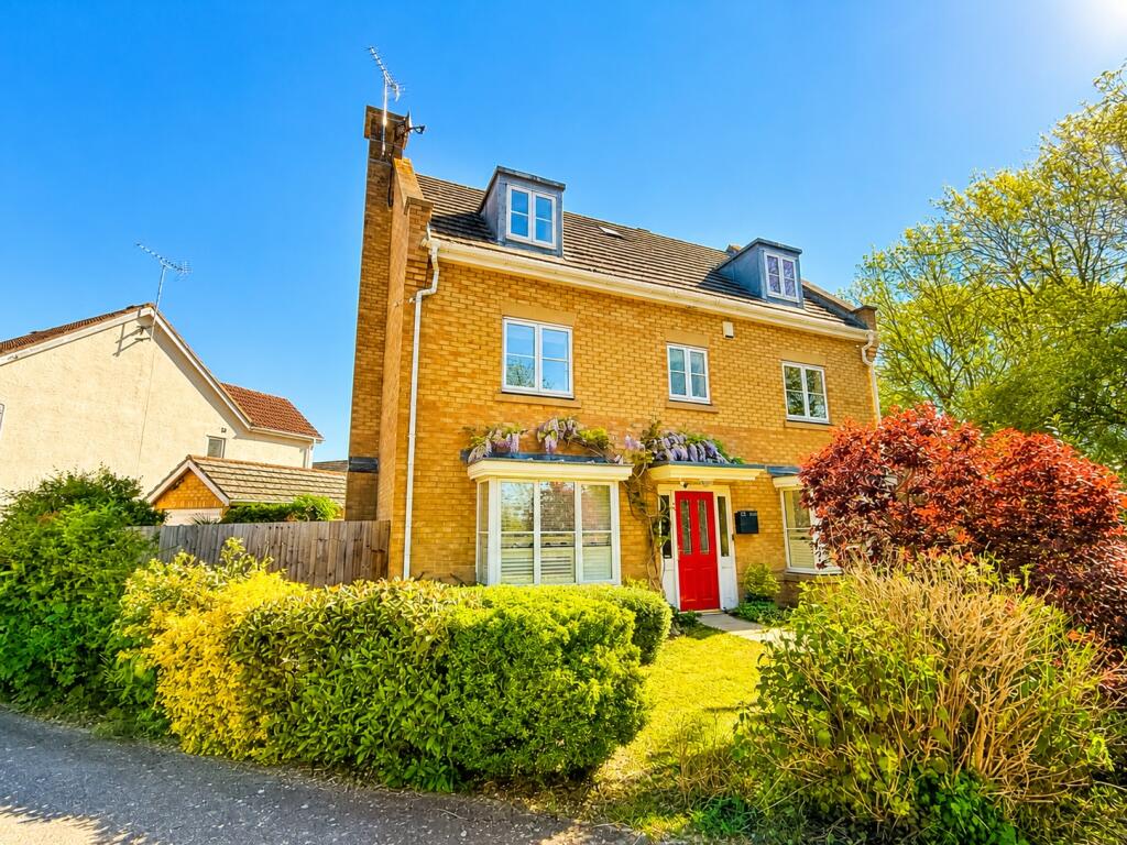 Main image of property: Nevendon Road, Wickford, Essex, SS12