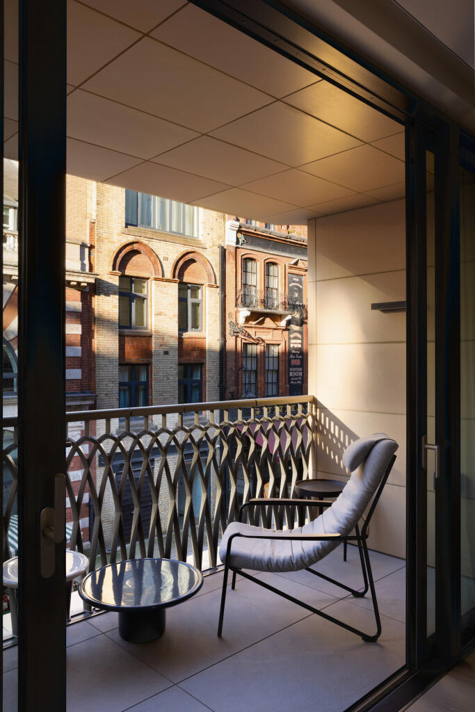 Apartment in London - More
