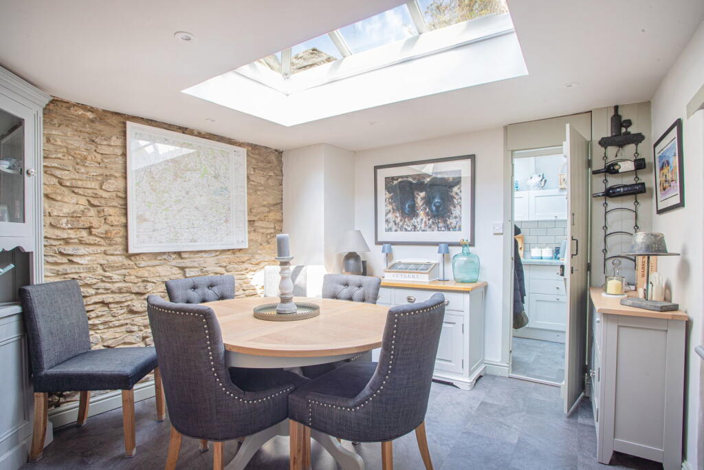 House in Gloucester - View 2