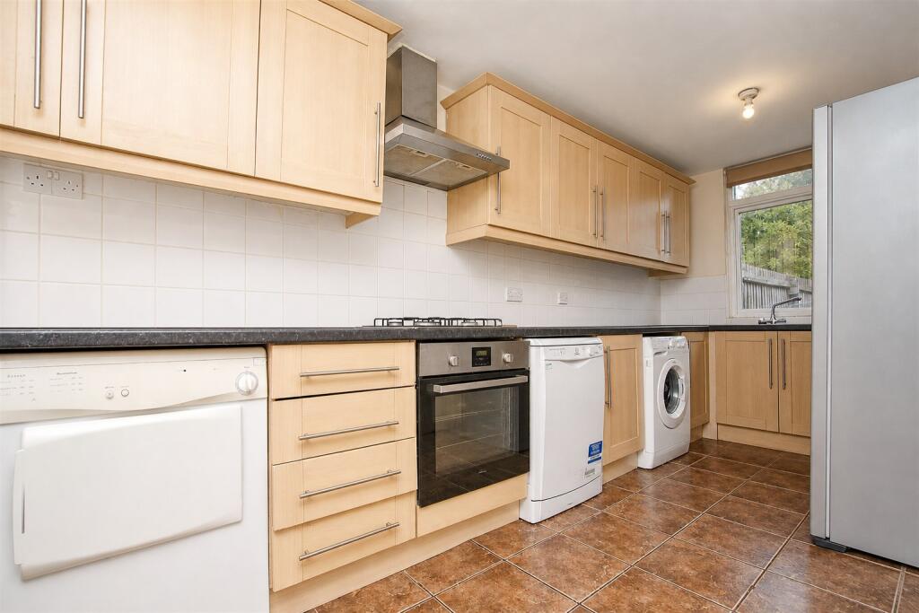 6 bedroom house for rent