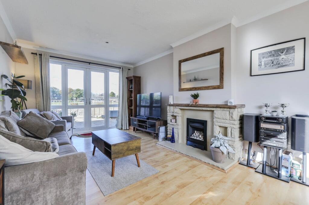 House in Leeds, Crimbles, Swinnow - View 2
