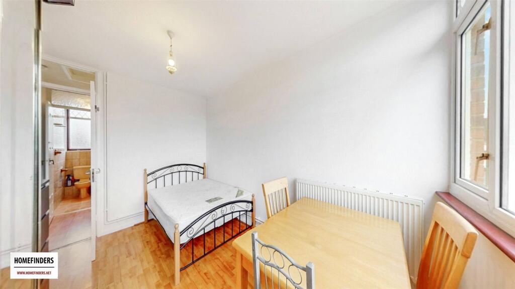 Apartment in London, Maryland - More