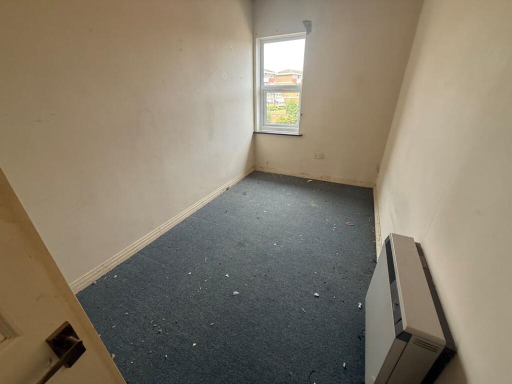 Apartment in Southend-on-Sea - View 5
