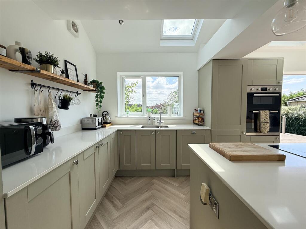 Ferndale Crescent, Kidderminster photo 4