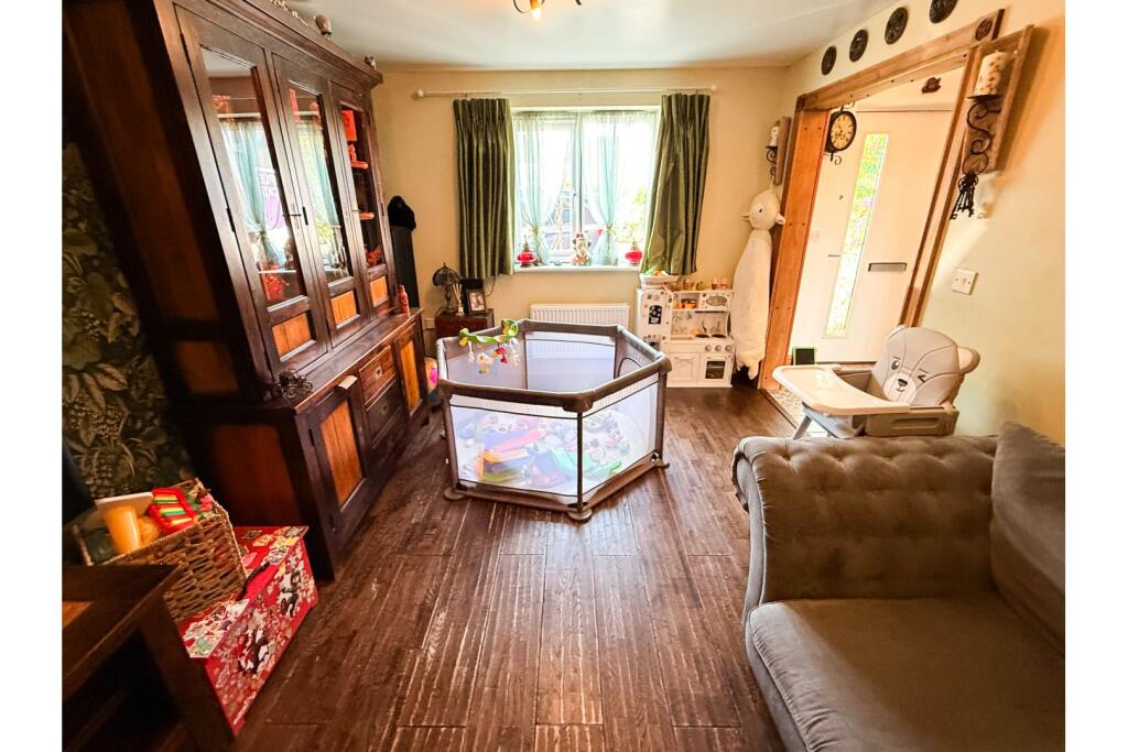 House in South Norfolk, Costessey - More