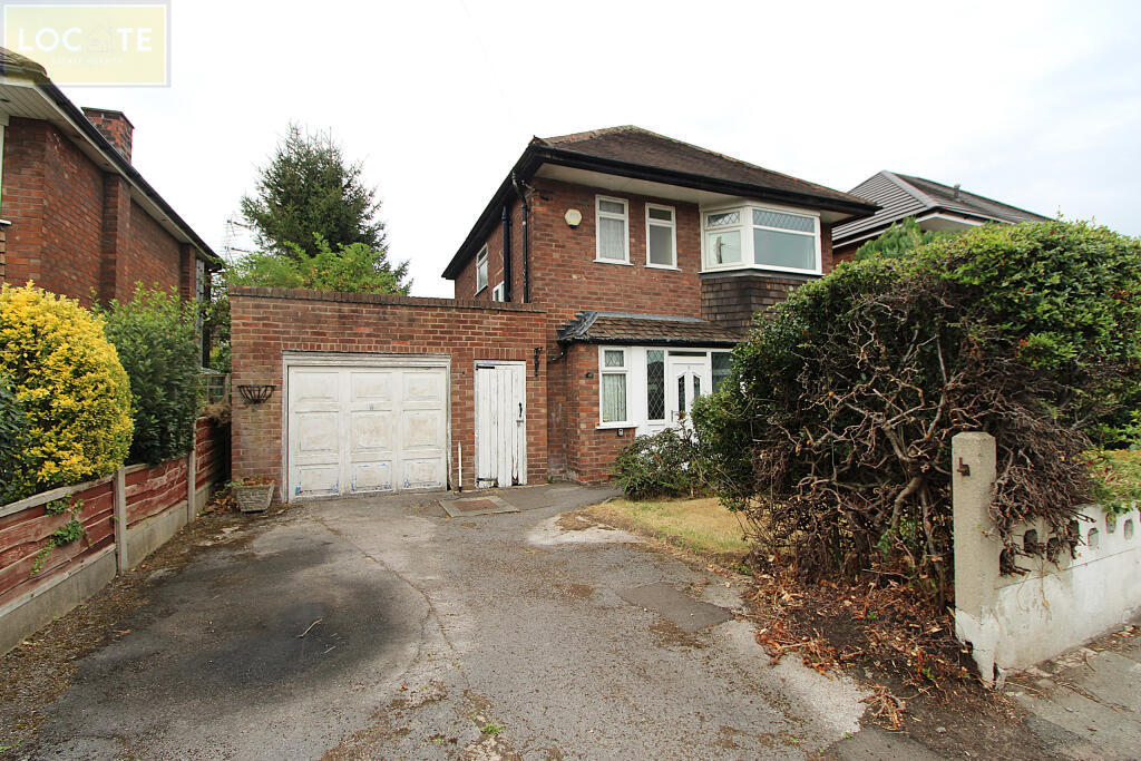 3-bed detached on Calderbank Avenue, Flixton, £430,000