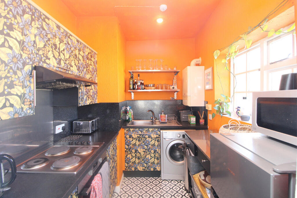 Apartment in Hove, Brunswick - More