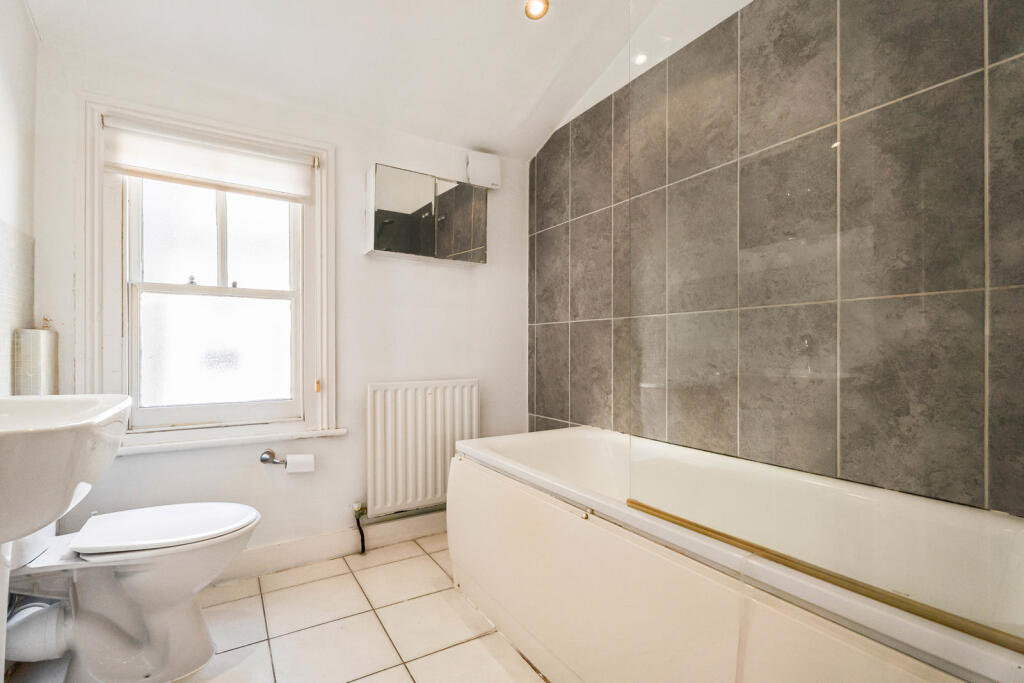 Apartment in London - View 5