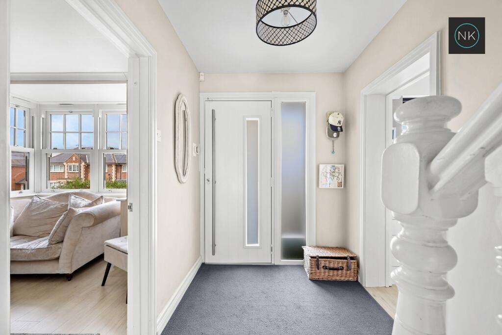 House in Epping Forest, Theydon Bois - View 5