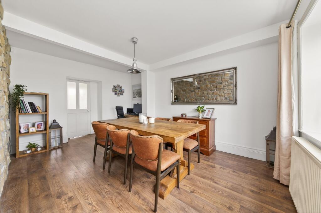 Chapel Lane, Emley, HD8 photo 3