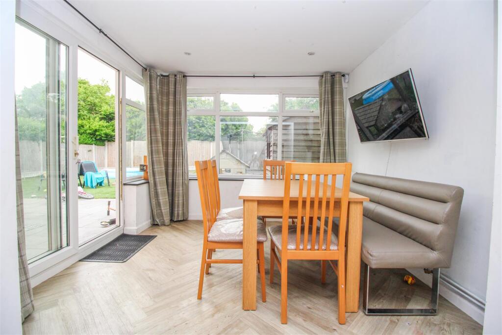House in Harlow, Brays Grove - View 5