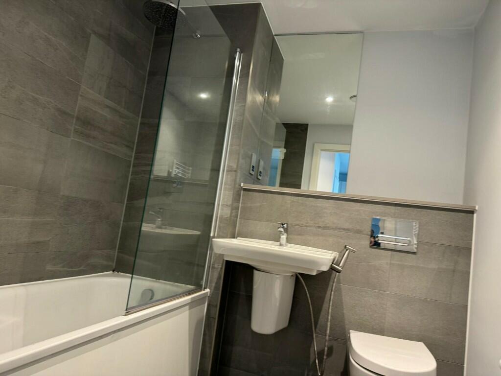 Apartment in Manchester - View 4