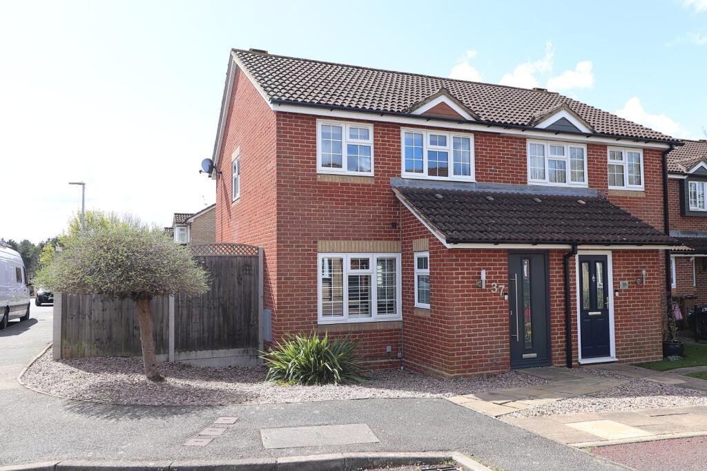 Main image of property: Kings Walden Rise, Stevenage, Hertfordshire, SG2