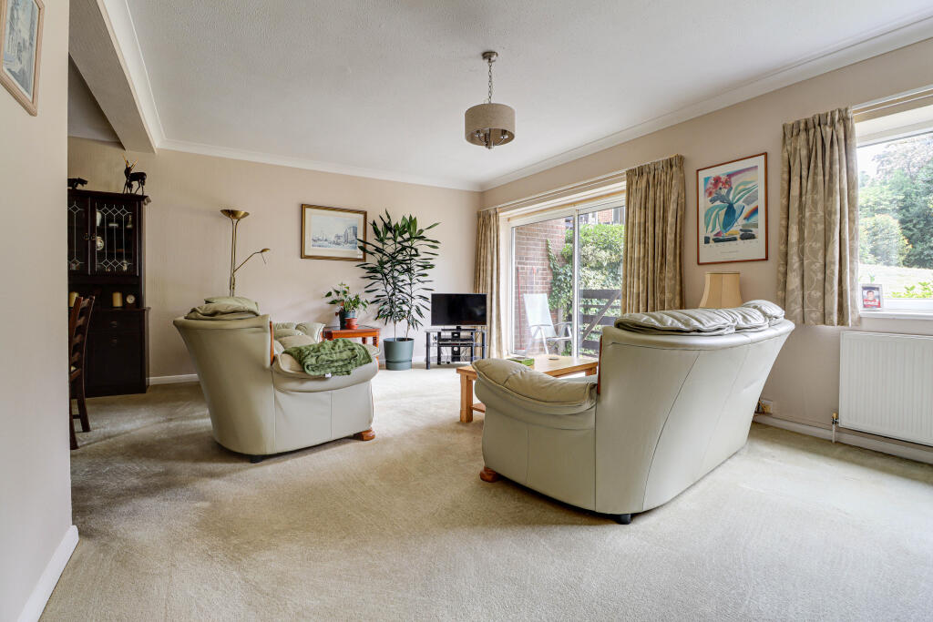 Apartment in St Albans, Harpenden - View 2