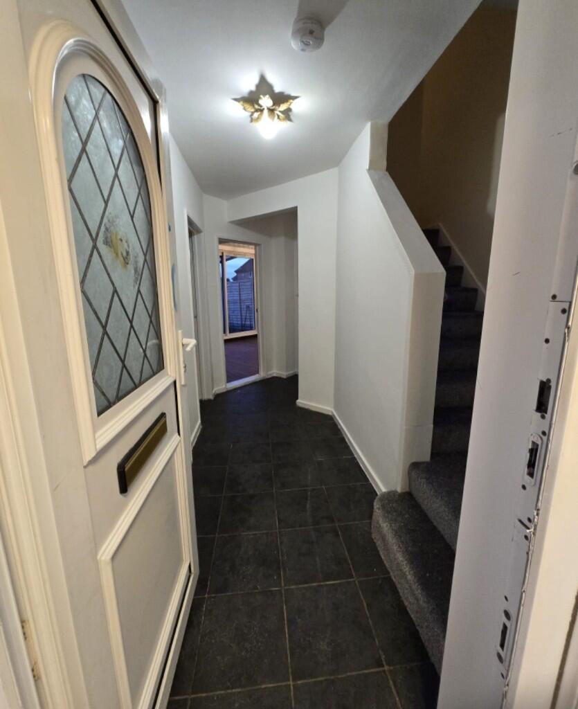 Caledon Close, Hull HU9 photo 3