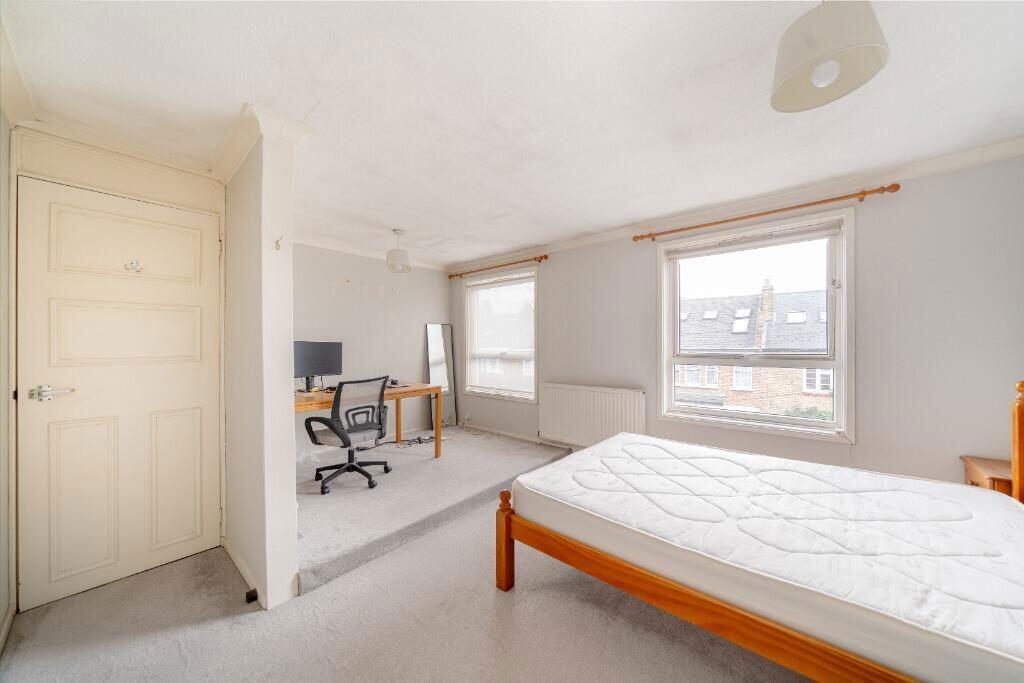 Apartment in London - View 5