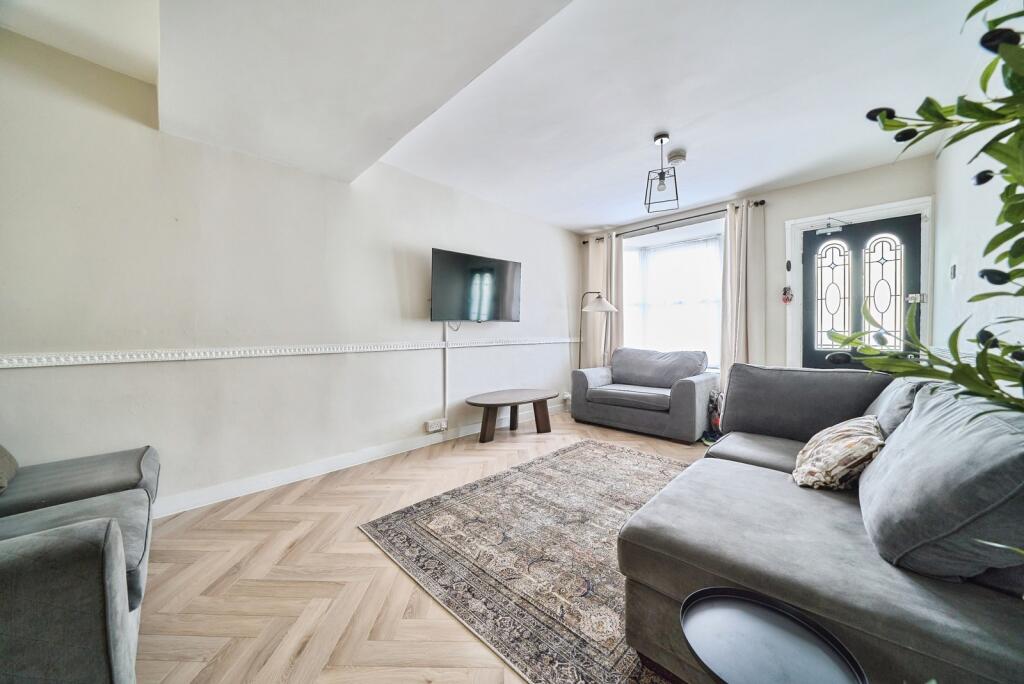 House in London - View 5