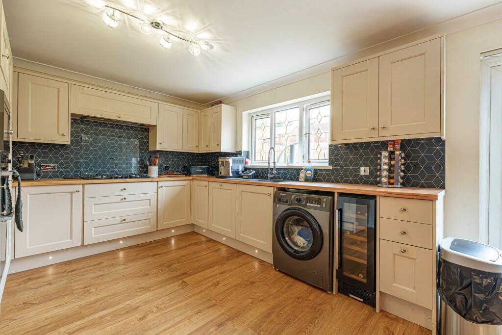 House in Bargoed, Pontlottyn - View 5