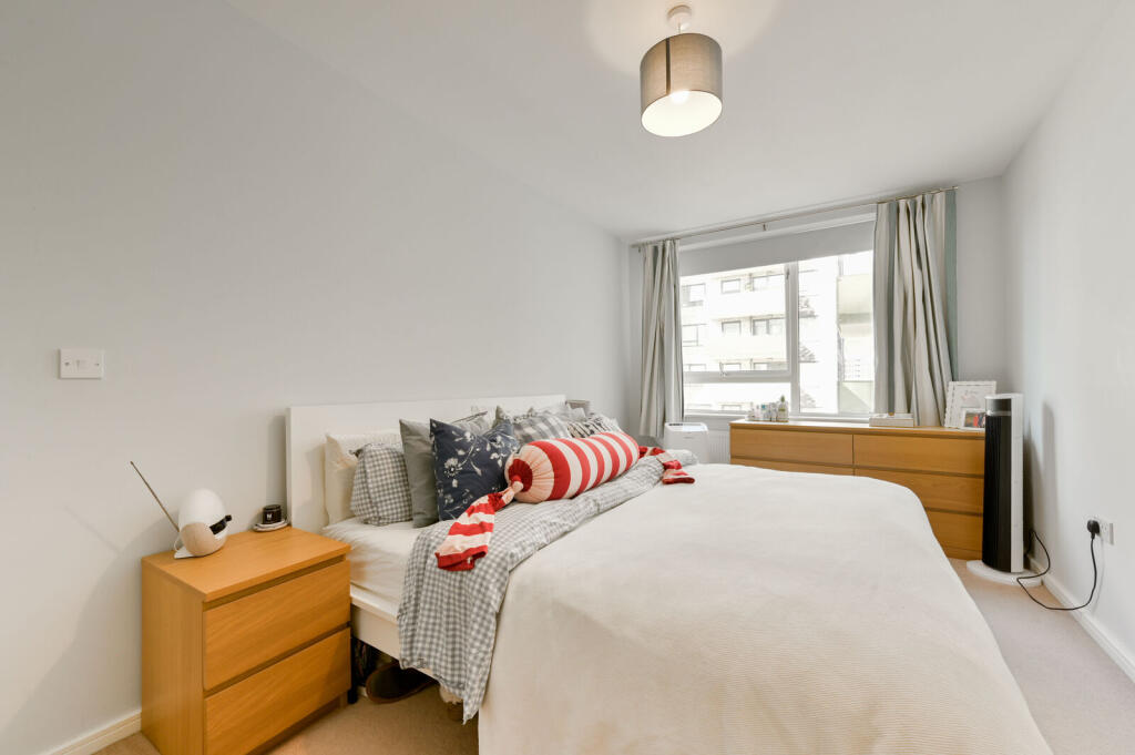 Apartment in London - More