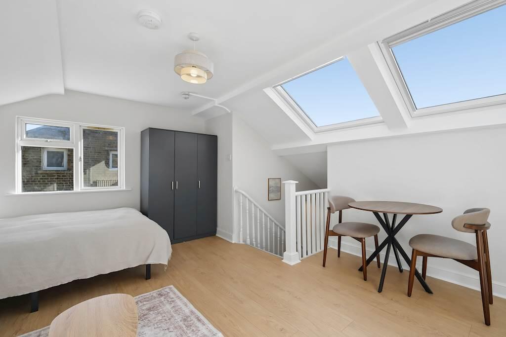 Apartment in London - View 3
