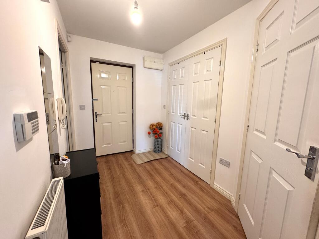 Summerlin Drive, Woburn Sands, Milton Keynes photo 4