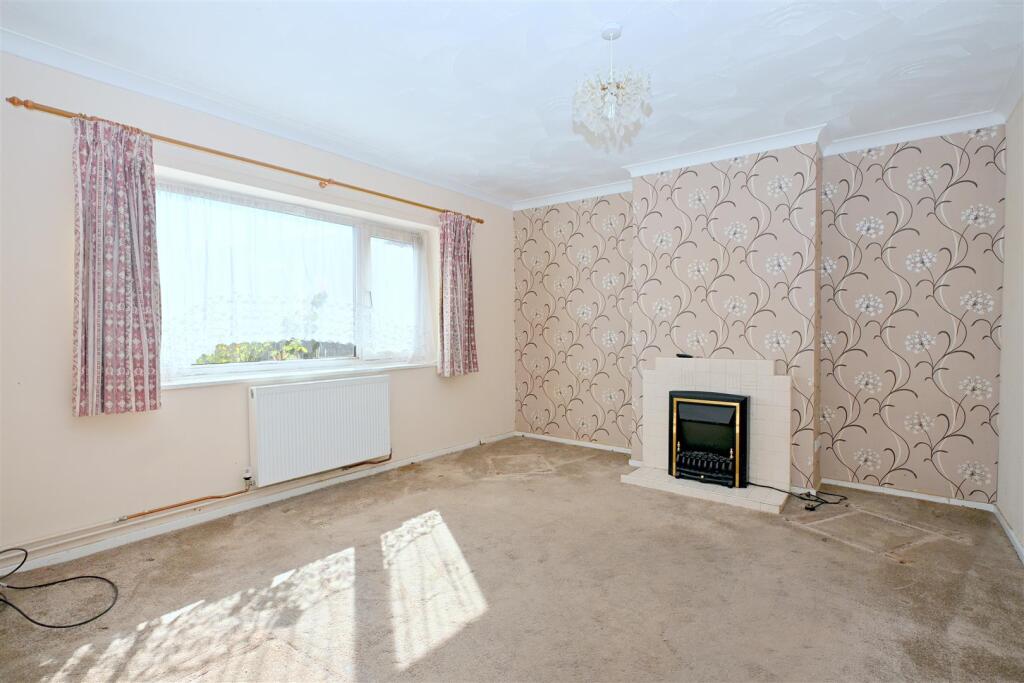 House in Eastbourne, Hampden Park - View 4