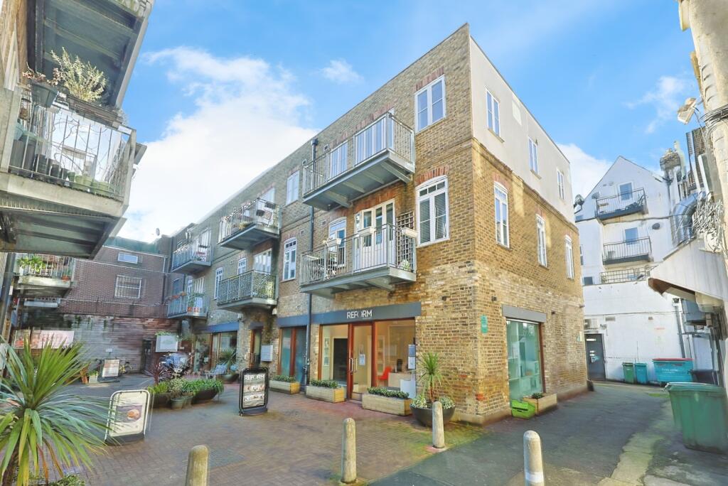 Main image of property: Hildreth Street Mews, London, SW12