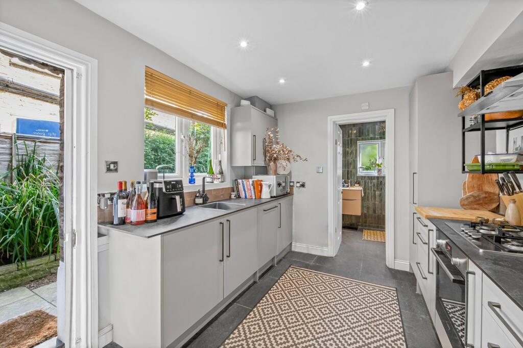 Apartment in London - View 5
