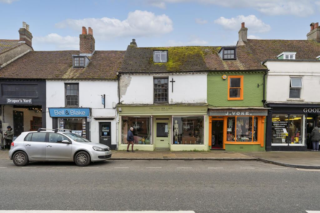 Main image of property: The Hornet, Chichester, PO19 7JG