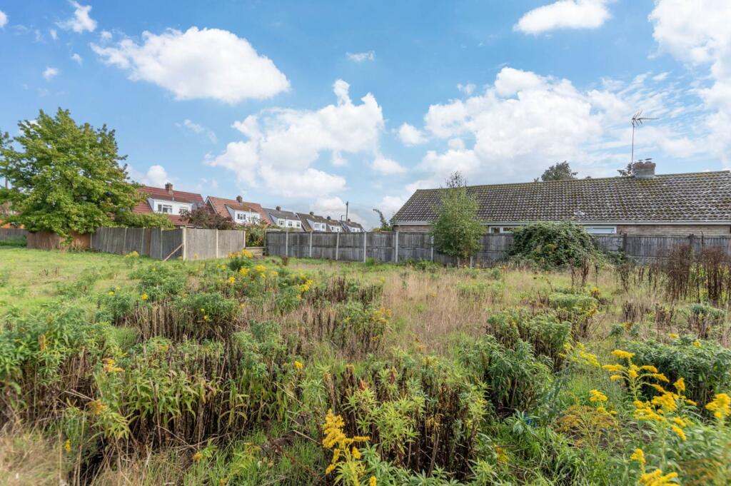 Fakenham Road, Great Witchingham - View 2