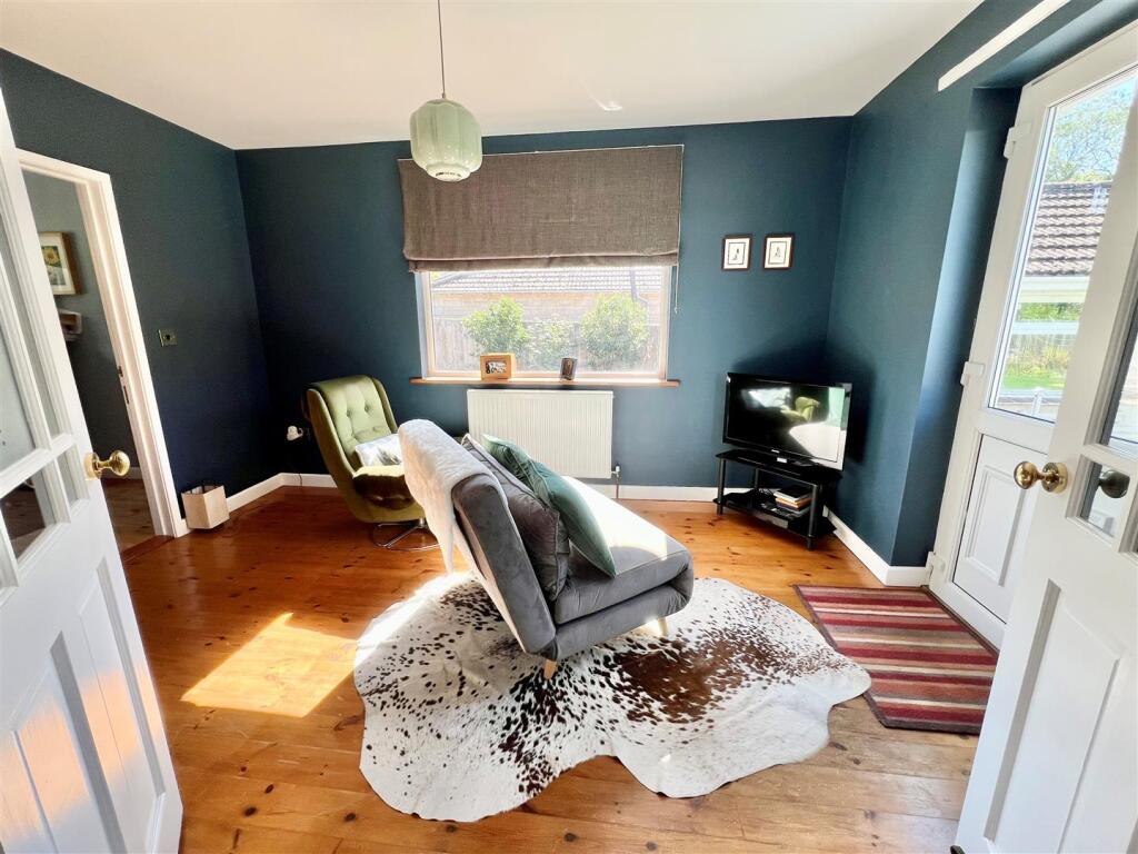 House in Portsmouth - More
