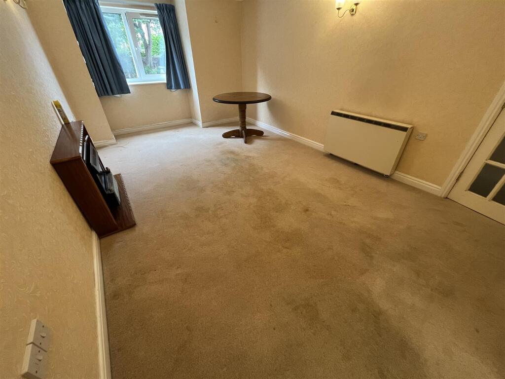 Apartment in Colwyn Bay - View 4