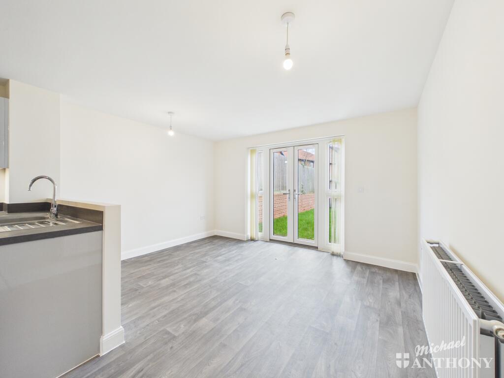 House in Luton - View 5