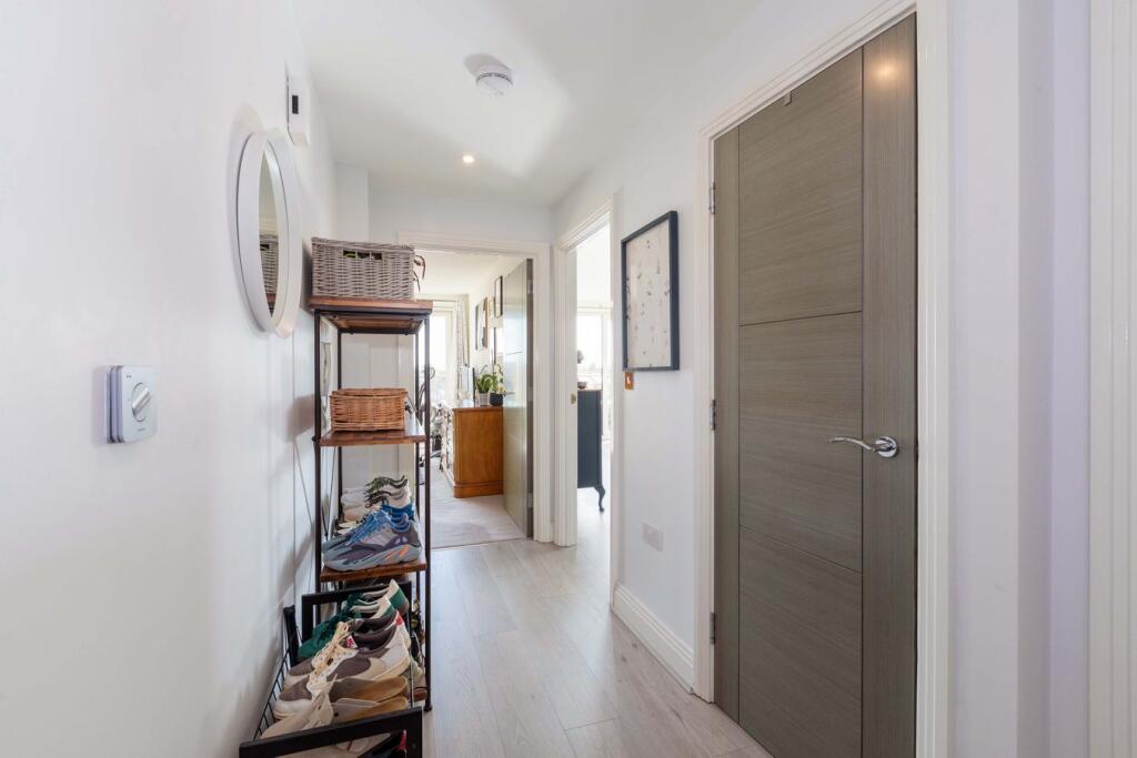 Apartment in Maidenhead, Fishery - More