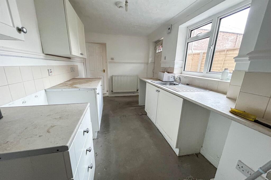 5 & 5a Shakespeare Street, Southwick photo 4