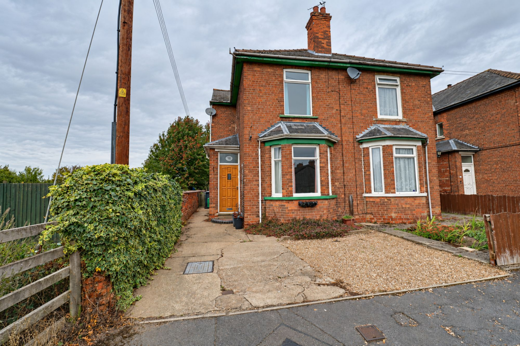 Main image of property: Lea Road West, Gainsborough, DN21