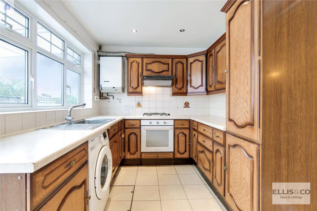 House in Harrow - View 3