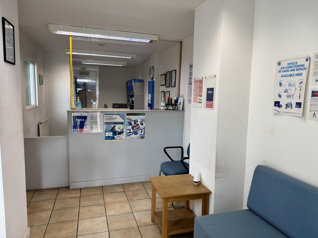 Photo 3