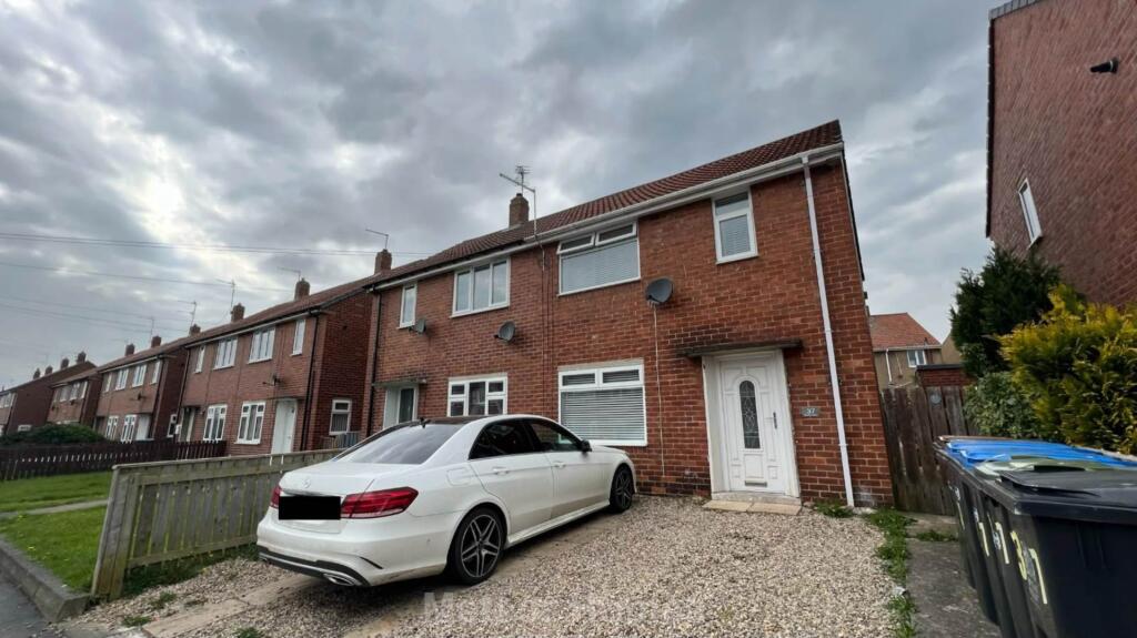 3-bed semi-detached on Chester Drive, Crook, £88,000