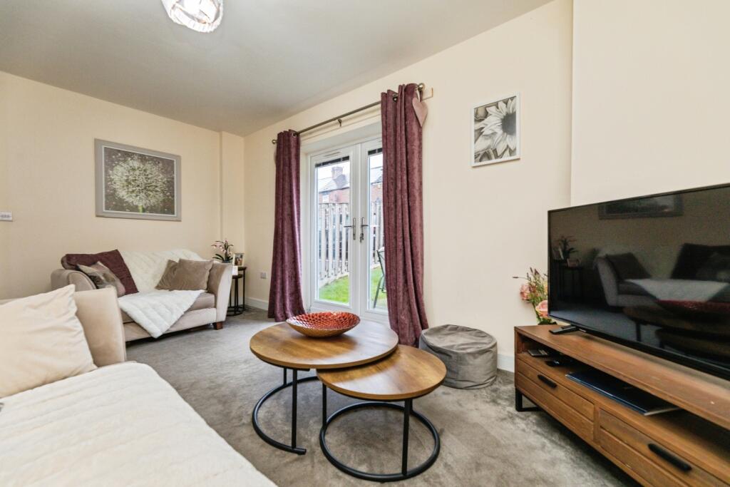 Apartment in Sheffield, Lane End, Ecclesfield - View 3