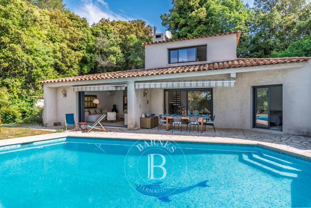 Main image of property: Provence-Alps-Cote d`Azur, Alpes-Maritimes, Roquefort-Les-Pins