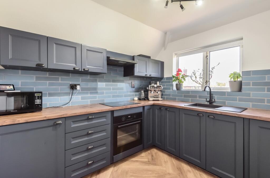 Apartment in Gedling, Daybrook - View 2