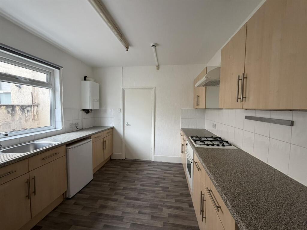 Apartment in Hull - View 5
