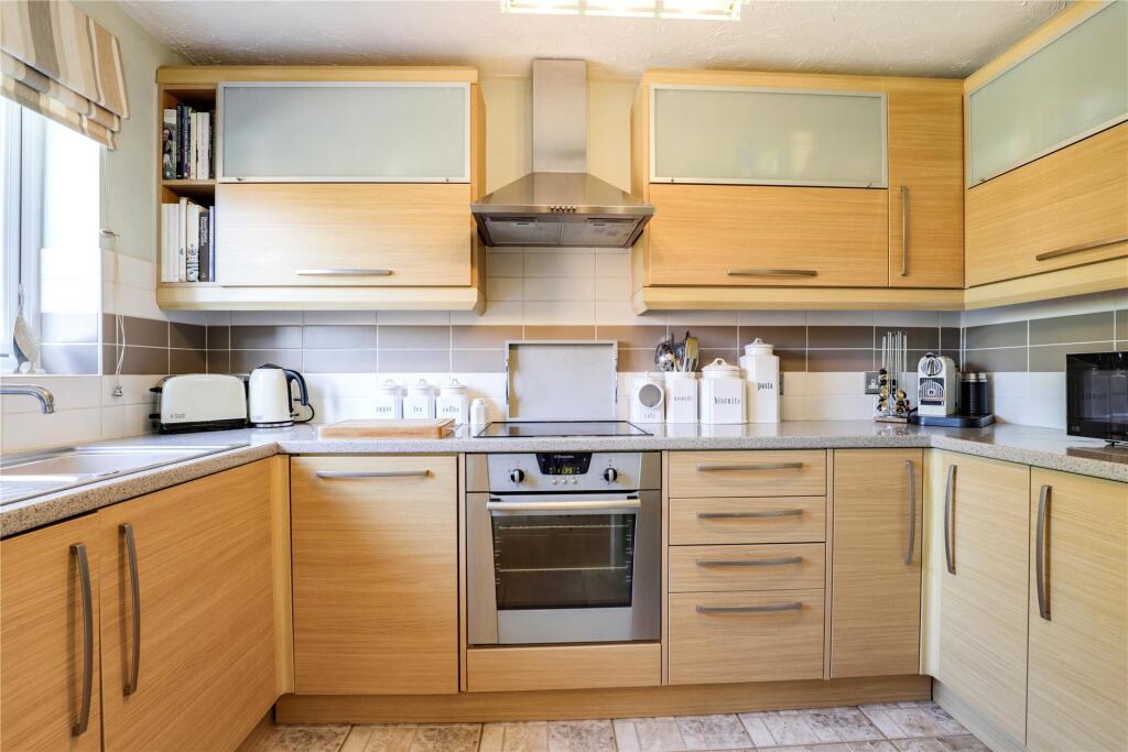 House in Reading, Warfield - View 3