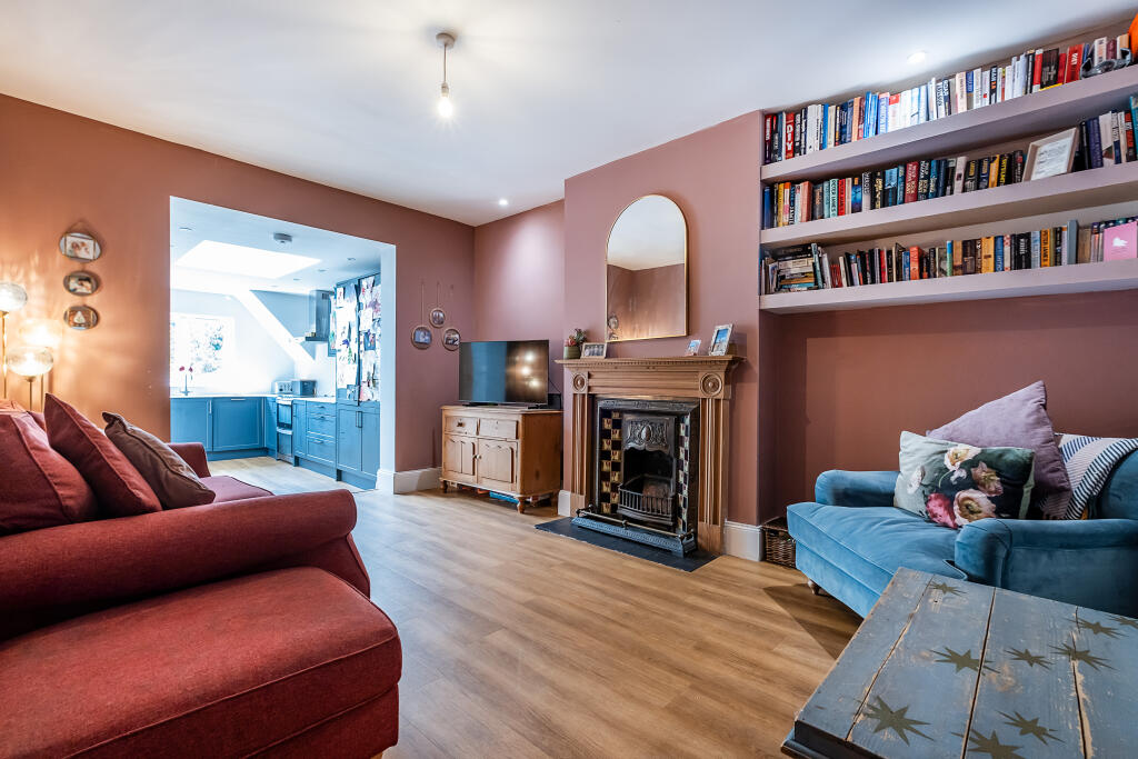 Apartment in London, Grove Park - View 3