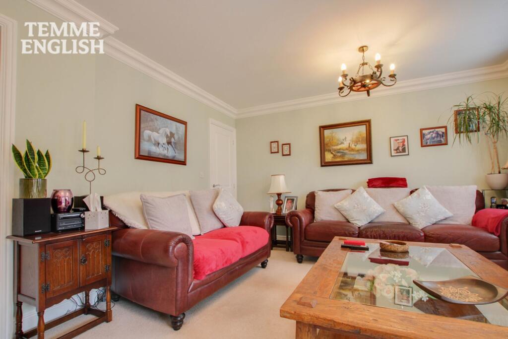 House in Basildon, Essex - View 4