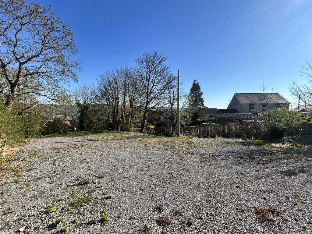 Main image of property: Hen Heol Y Banc, Pontyberem, Llanelli