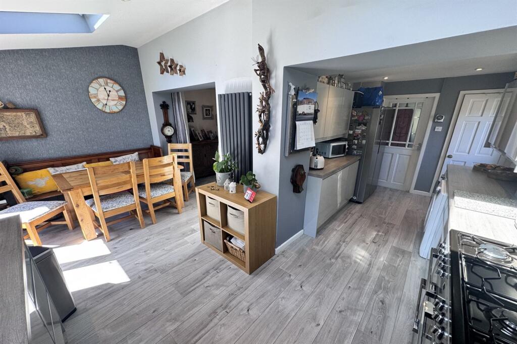 Warmbrook Road, Chapel-En-Le-Frith, SK23 photo 4