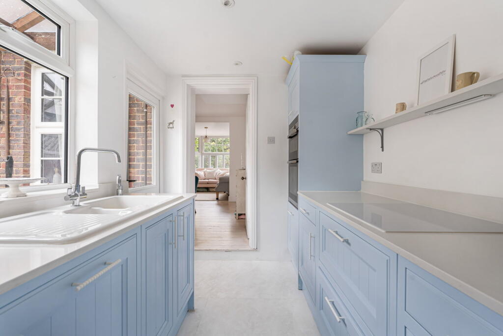 House in Waverley, Bramley - More