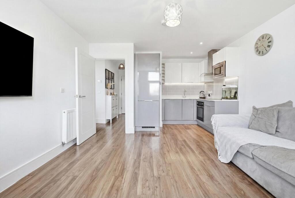 Main image of property: Baddow Road, Chelmsford
